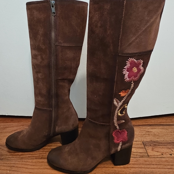 Frye Nove size 6 Embroidered Flower detail - Picture 2 of 10